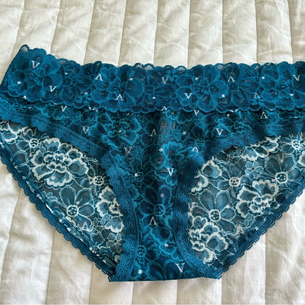 Victoria’s Secret hip hugger all lace panty